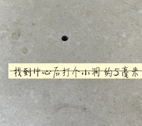 石门瓷砖空鼓维修公司专业解答在瓷砖铺贴过程中，如果砂料搅拌不均匀，将会带来以下问题